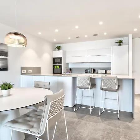 Infinity 1-7 Luxe Sea View 2b *